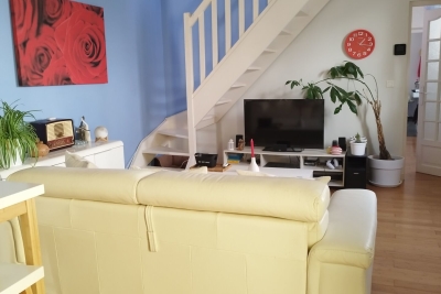 Maison à vendre à BÈGLES Sainte-Foy-la-Grande - 4 pièces - 88 m² 