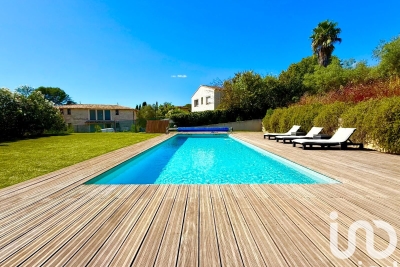 Maison à vendre à MOUGINS  - 8 pièces - 180 m² 