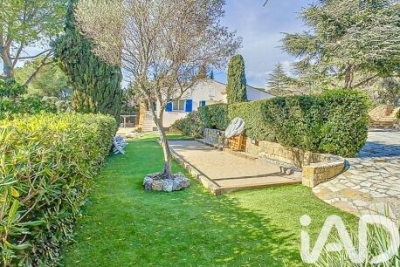 Maison à vendre à SANARY-SUR-MER  - 8 pièces - 155 m² 
