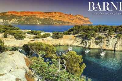 Maison à vendre à CASSIS  - 7 pièces - 203 m² 