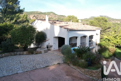 Maison à vendre à ROQUEBRUNE-SUR-ARGENS Ecarts - 8 pièces - 264 m² 