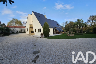 Maison à vendre à VIEILLEVIGNE  - 8 pièces - 202 m² 