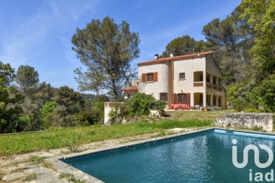 Maison à vendre à ROQUEVAIRE  - 7 pièces - 160 m² 