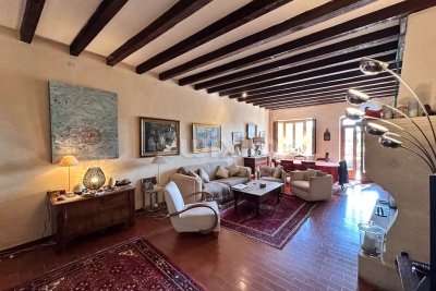 Maison à vendre à VISAN  - 8 pièces - 420 m² 