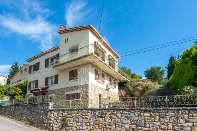 Maison à vendre à MANDELIEU-LA-NAPOULE  - 6 pièces - 230 m² 