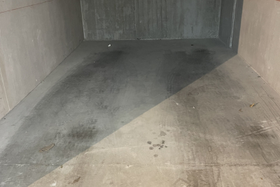 Parking/Garage à vendre à HYÈRES   - 16 m² 