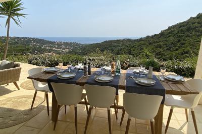 House for sale in CAVALAIRE-SUR-MER  - 5 rooms - 110 m² 