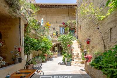 Maison à vendre à AIGUES-VIVES  - 9 pièces - 245 m² 