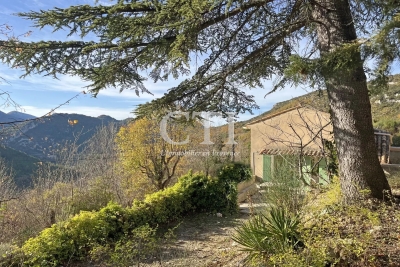 Maison à vendre à MONTBRUN LES BAINS  - 4 pièces - 180 m² 