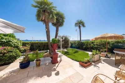 Apartment for sale in CANNES  - 4 rooms - 165 m&sup2; 