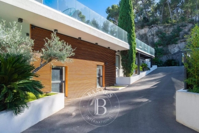 Maison à vendre à MARSEILLE 12EME  - 7 pièces - 480 m² 