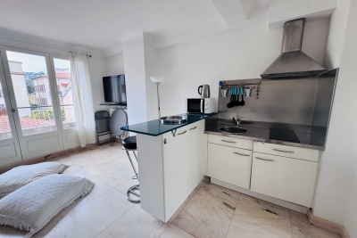 Appartement à louer à NICE  - 2 pièces - 64 m² 