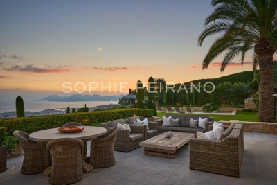 Maison à vendre à CANNES  - 8 pièces - 500 m² 