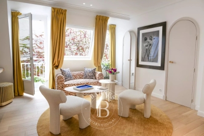 Appartement à vendre à PARIS 7EME Champs Elysees 1 - 1 pièces - 26 m² 