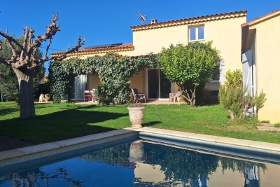 Maison à vendre à SENAS  - 6 pièces - 162 m² 