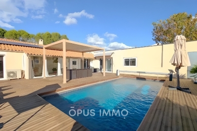 Maison à vendre à GALLARGUES-LE-MONTUEUX  - 5 pièces - 152 m² 