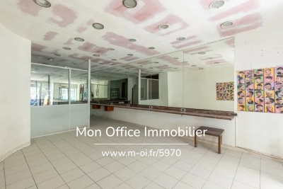 Commerce à vendre à MARSEILLE 6EME Pauriol-Vertus - 3 pièces - 61 m² 