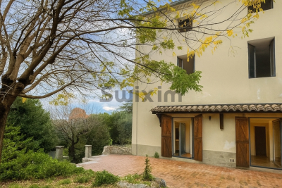 Maison à vendre à MONTAREN-ET-ST-MEDIERS  - 5 pièces - 121 m² 