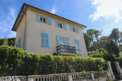 Maison à vendre à LA TURBIE  - 8 pièces - 166 m² 