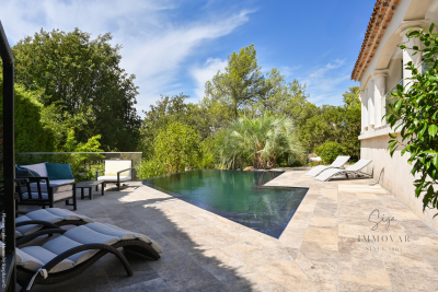 Maison à vendre à LE BEAUSSET  - 5 pièces - 233 m² 