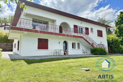 Maison &agrave; vendre &agrave; ST-PEE-SUR-NIVELLE  - 6 pi&egrave;ces - 230 m&sup2; 