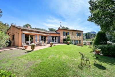 Maison à vendre à ST-MARC-JAUMEGARDE  - 7 pièces - 334 m² 