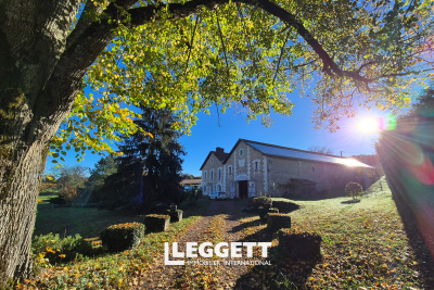 Maison à vendre à AGONAC  - 15 pièces - 300 m² 