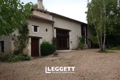 Maison à vendre à BOUTEILLES ST SEBASTIEN  - 14 pièces - 280 m² 