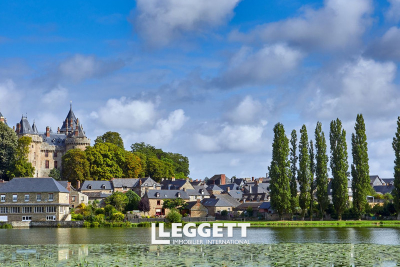 Maison à vendre à COMBOURG  - 8 pièces - 205 m² 