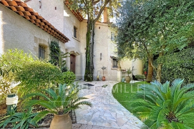 Maison à vendre à CANNES  - 7 pièces - 320 m² 