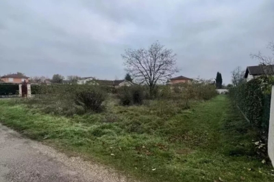 terrain à vendre à ST MAURICE DE GOURDANS  - 5 pièces - 660 m² 