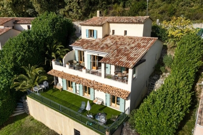 House for sale in GRASSE  - 4 rooms - 118 m² 