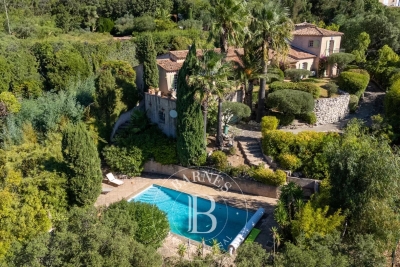 Maison &agrave; vendre &agrave; GRIMAUD  - 8 pi&egrave;ces - 230 m&sup2; 