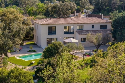 Maison à vendre à PLAN-DE-LA-TOUR  - 6 pièces - 243 m² 