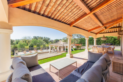 Maison &agrave; vendre &agrave; GRIMAUD  - 5 pi&egrave;ces - 250 m&sup2; 