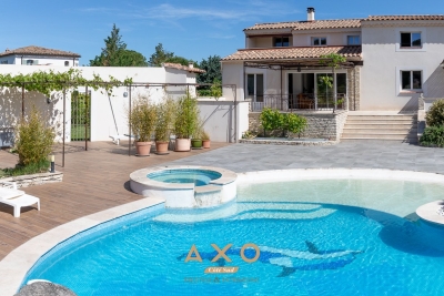 Maison à vendre à ST-CANNAT  - 8 pièces - 177 m² 