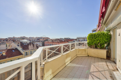 Appartement à vendre à NICE Jean Medecin - 3 pièces - 63 m² 