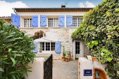 Maison à vendre à ST-CYR-SUR-MER  - 5 pièces - 140 m² 