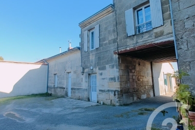 Maison à vendre à PRIGNAC-ET-MARCAMPS  - 5 pièces - 110 m² 