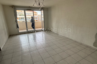 Appartement à louer à MARSEILLE 8EME Pauriol-Vertus - 3 pièces - 62 m² 