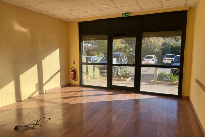 Commerce &agrave; louer &agrave; AIX-EN-PROVENCE  - 3 pi&egrave;ces - 79 m&sup2; 