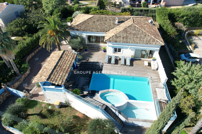 Maison à vendre à ST-AYGULF  - 5 pièces - 213 m² 