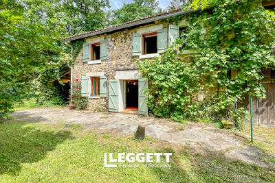 Maison à vendre à BUSSEROLLES  - 8 pièces - 156 m² 