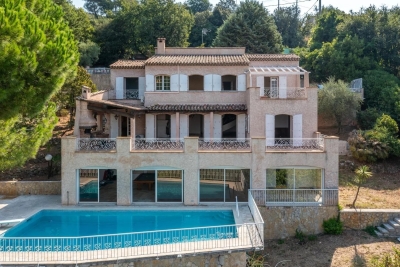 Maison &agrave; vendre collines cagnes mer villa 