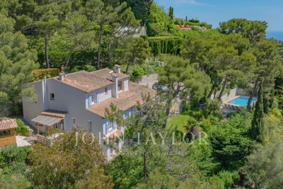 Maison à vendre à EZE   - 236 m² 