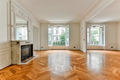 Appartement à louer à PARIS 7EME Parc de Montsouris 3 - 5 pièces - 136 m² 