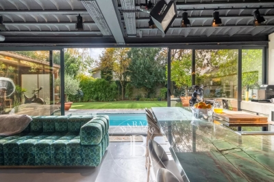 Maison à vendre à LE CHESNAY-ROCQUENCOURT  - 8 pièces - 327 m² 