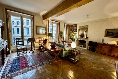 Appartement à vendre à PARIS 1ER Champs Elysees 1 - 3 pièces - 92 m² 