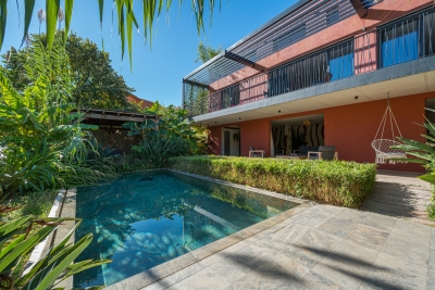 Maison à vendre à EZE  - 5970 pièces - 151 m² 