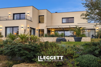 Maison à vendre à MILLERY  - 7 pièces - 194 m² 